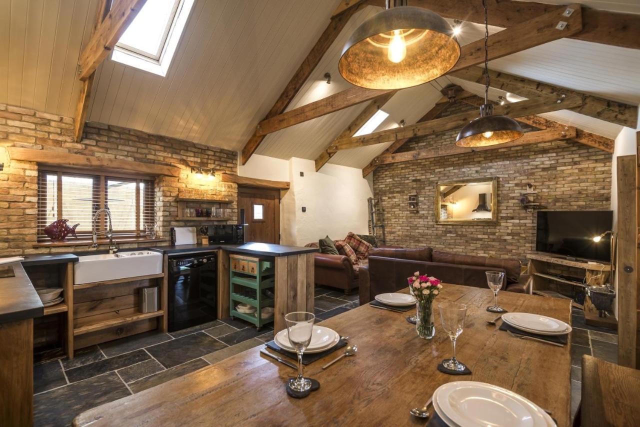 Lavender - Luxurious Barn Conversion - Blossom Farm Johnston Exterior foto