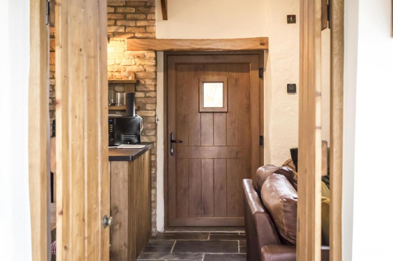 Lavender - Luxurious Barn Conversion - Blossom Farm Johnston Exterior foto