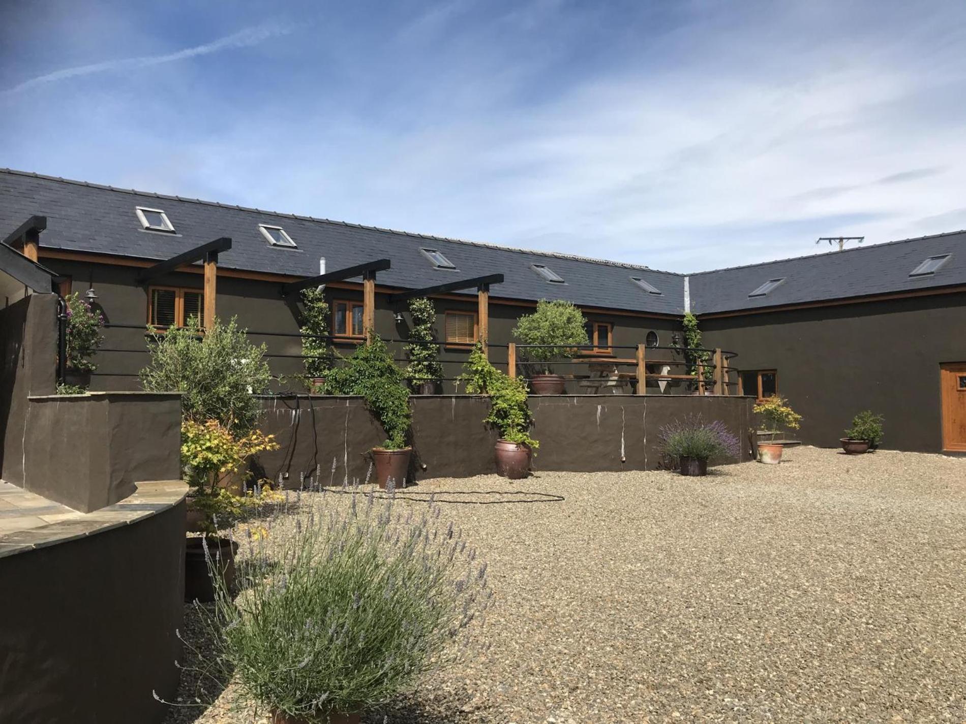 Lavender - Luxurious Barn Conversion - Blossom Farm Johnston Exterior foto